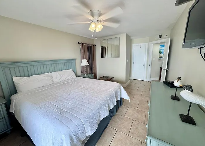Holiday home Gulf Front Corner Unit | 3br / 2ba | Stunning Views + Updated Interior Gulf Shores