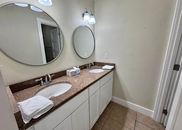Holiday home Gulf Front Corner Unit | 3br / 2ba | Stunning Views + Updated Interior