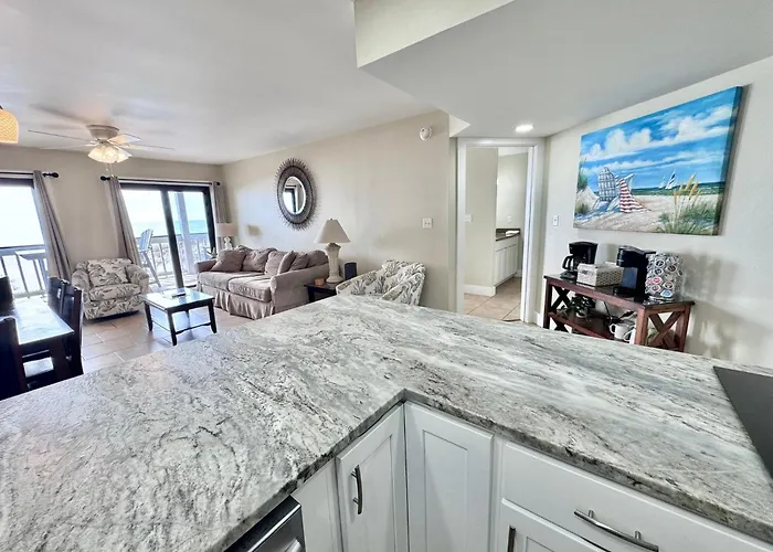 Gulf Front Corner Unit | 3br / 2ba | Stunning Views + Updated Interior Holiday home Gulf Shores