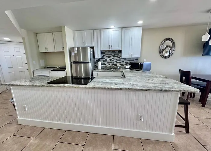 Holiday home Gulf Front Corner Unit | 3br / 2ba | Stunning Views + Updated Interior Gulf Shores